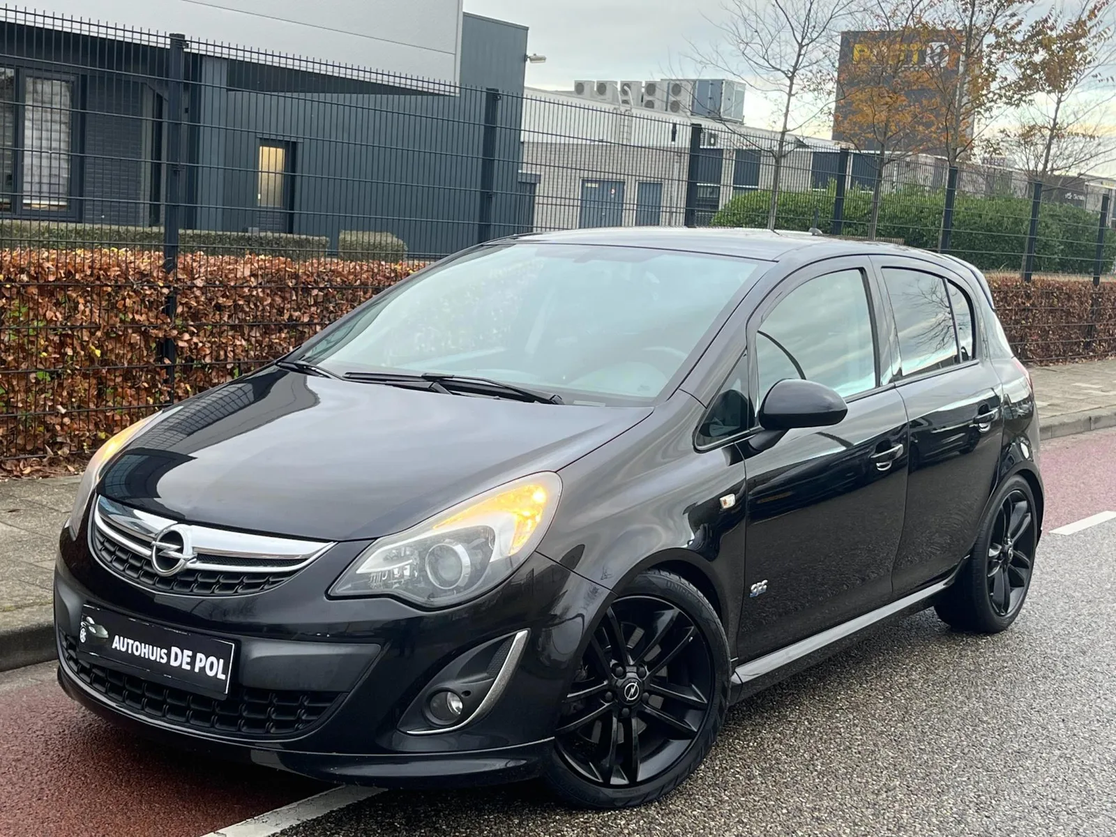 Opel Corsa (2011) — foto 1