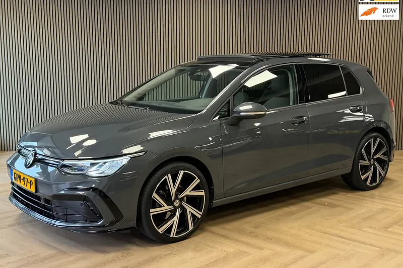 Volkswagen Golf (2023)