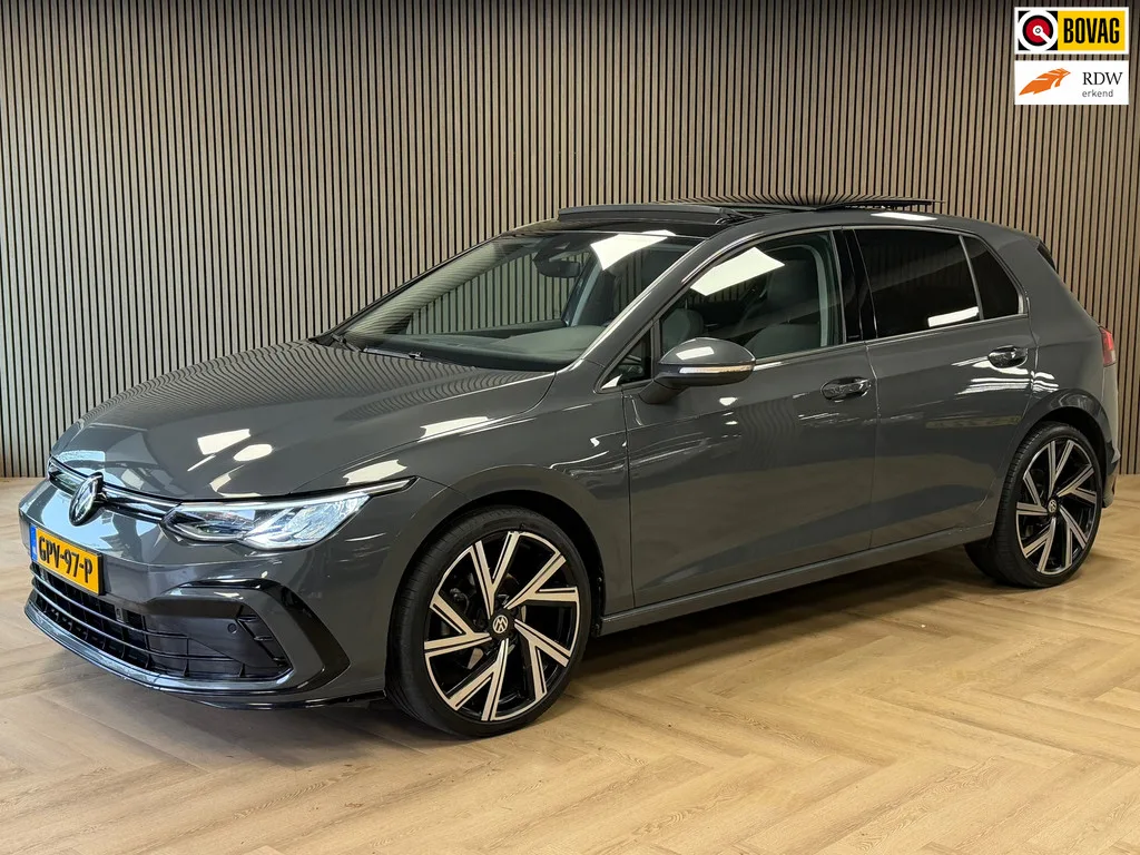 Volkswagen Golf (2023) — foto 1