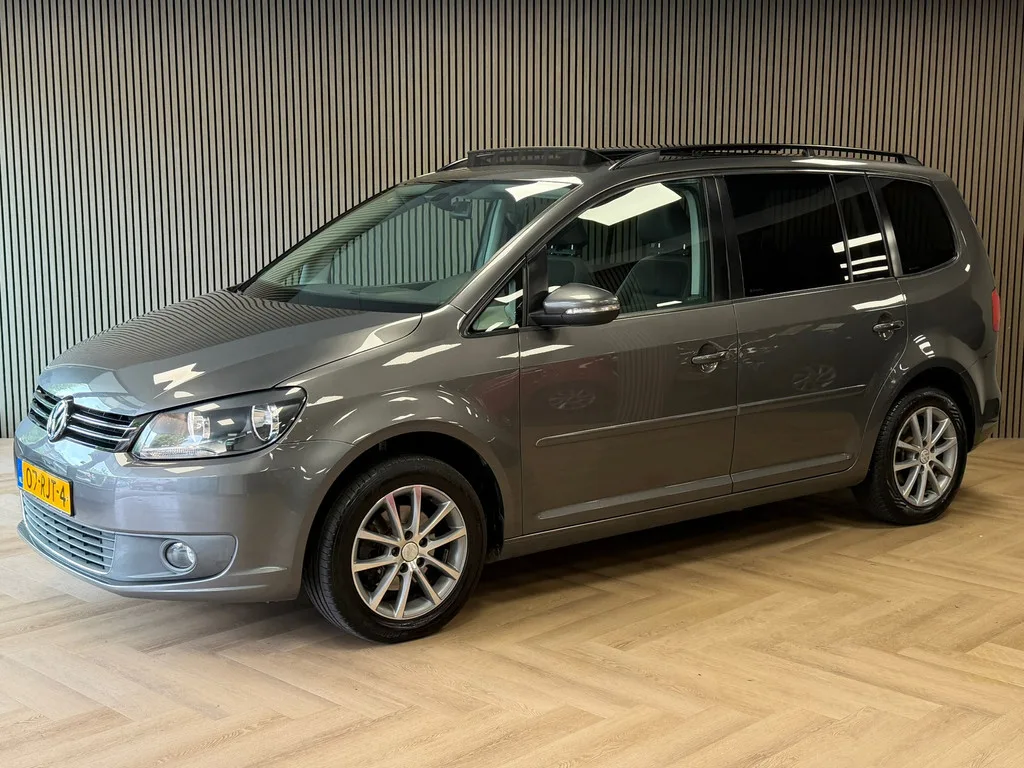 Volkswagen Touran (2011) — foto 1