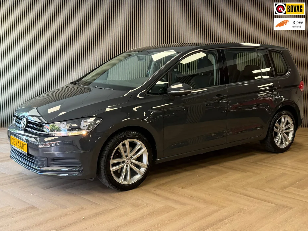 Volkswagen Touran (2017) — foto 1