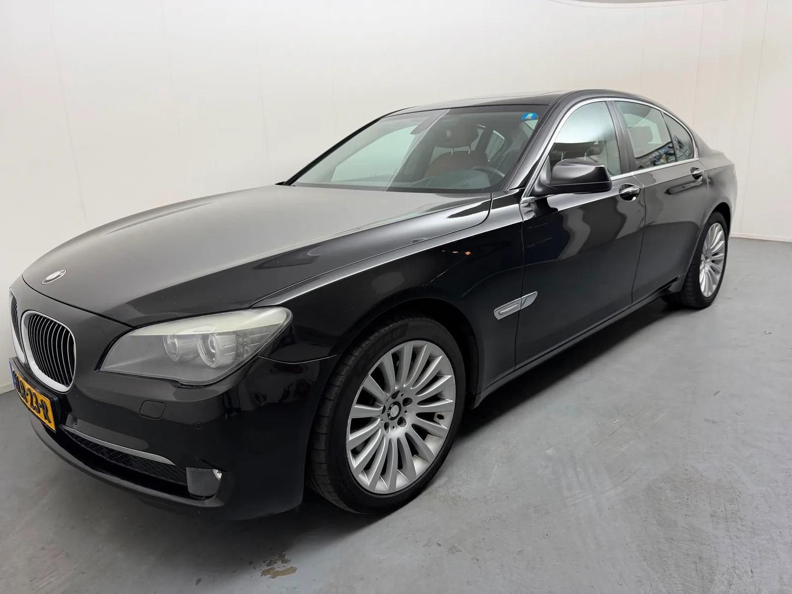 BMW 7-Serie (2009) — foto 1