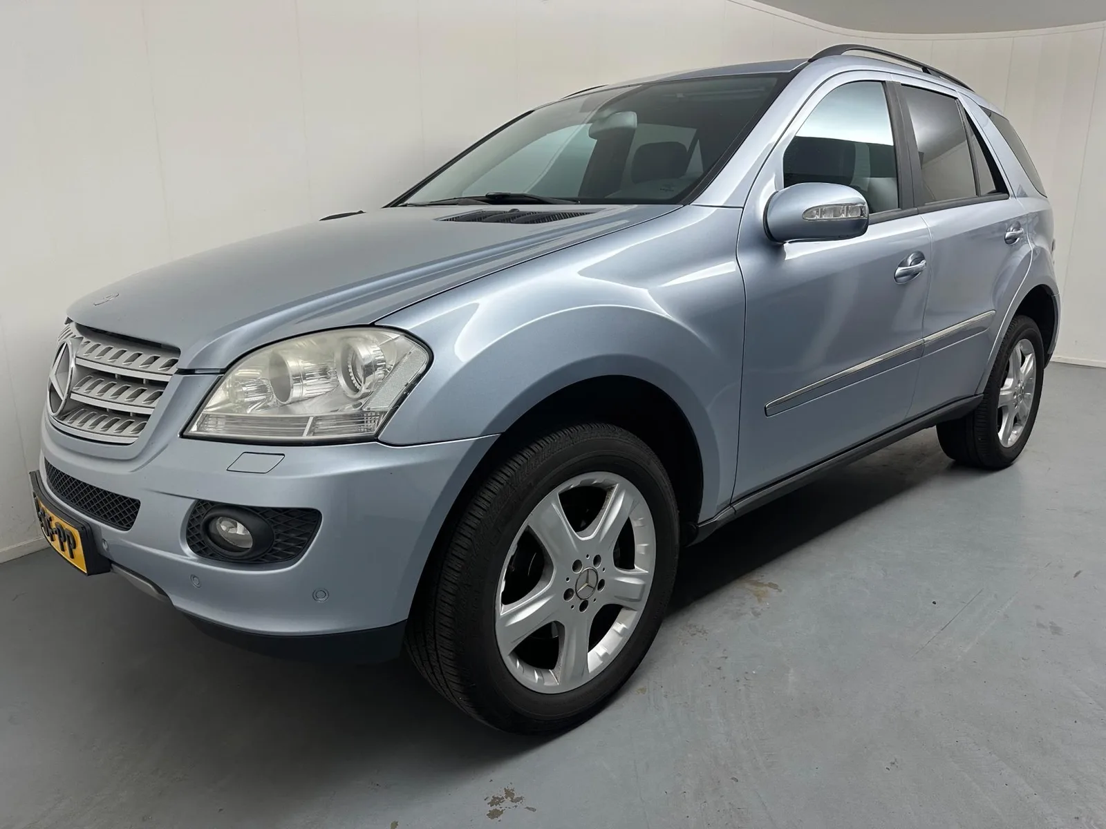 Mercedes-Benz ML-Klasse (2005) — foto 1
