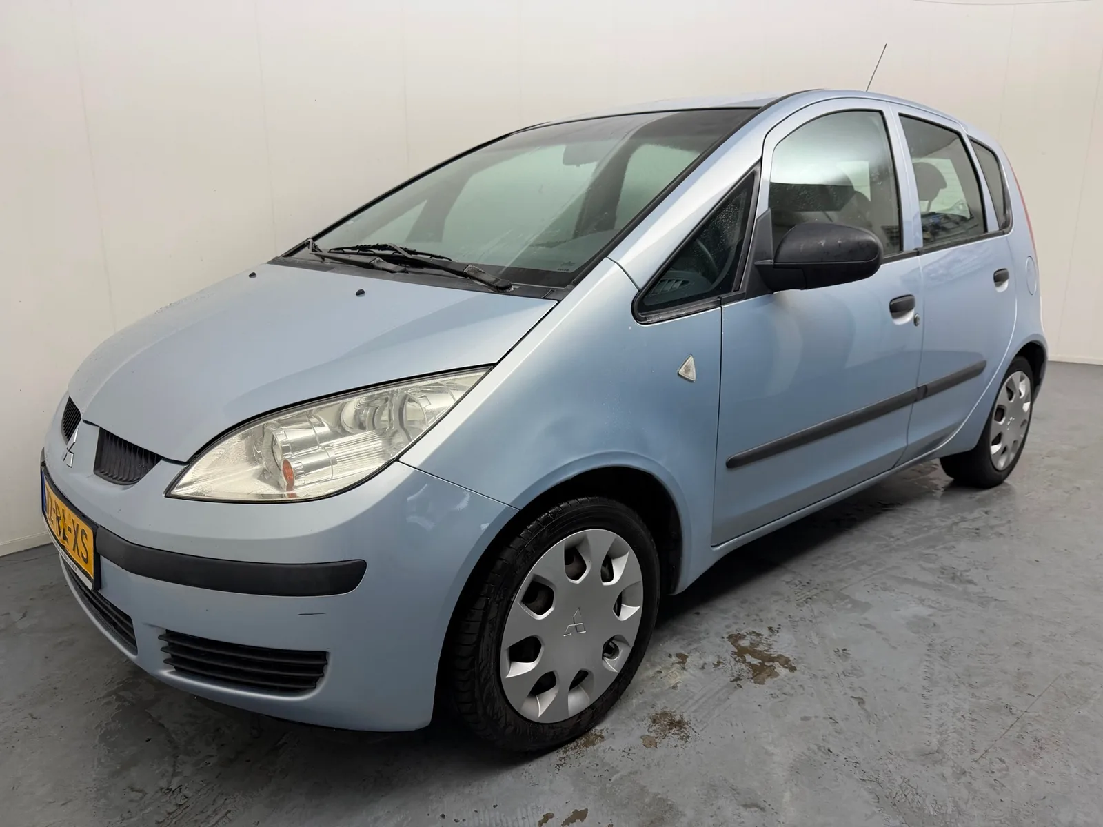Mitsubishi Colt (2005) — foto 1