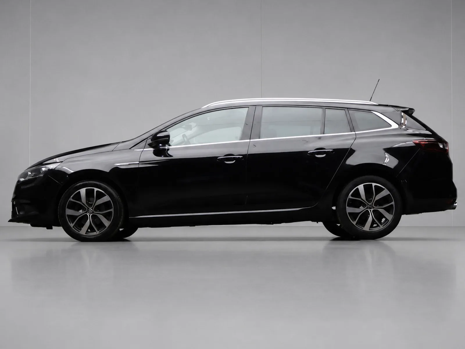 Renault Mégane (2019) — foto 1