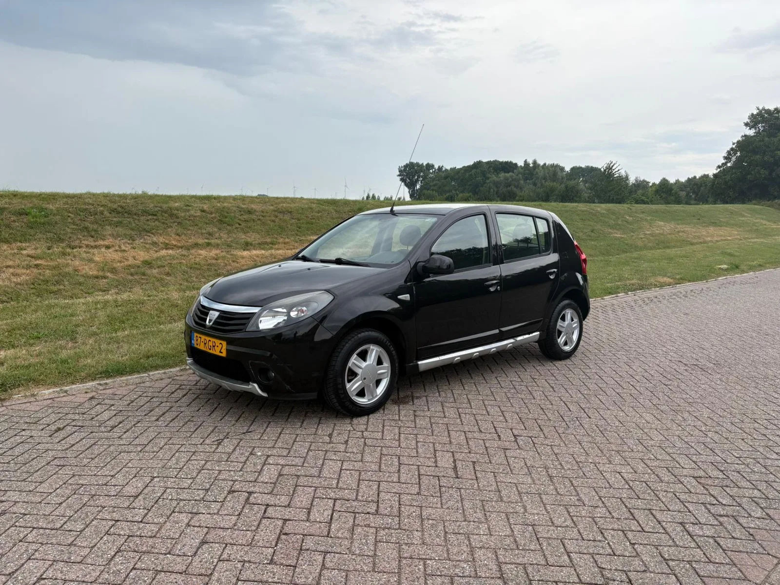 Dacia Sandero (2011) — foto 1