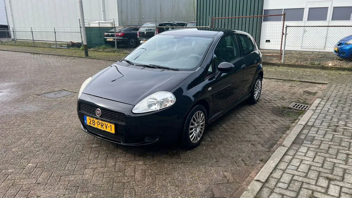 Fiat Grande Punto (2011) — foto 1