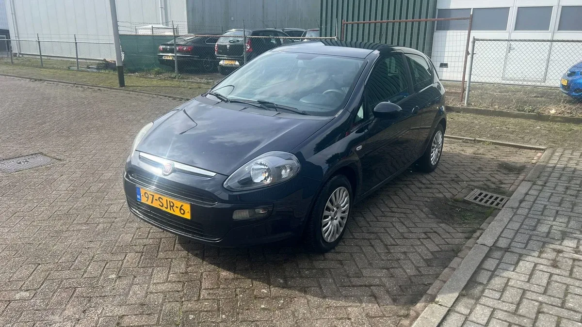 Fiat Punto (2011) — foto 1