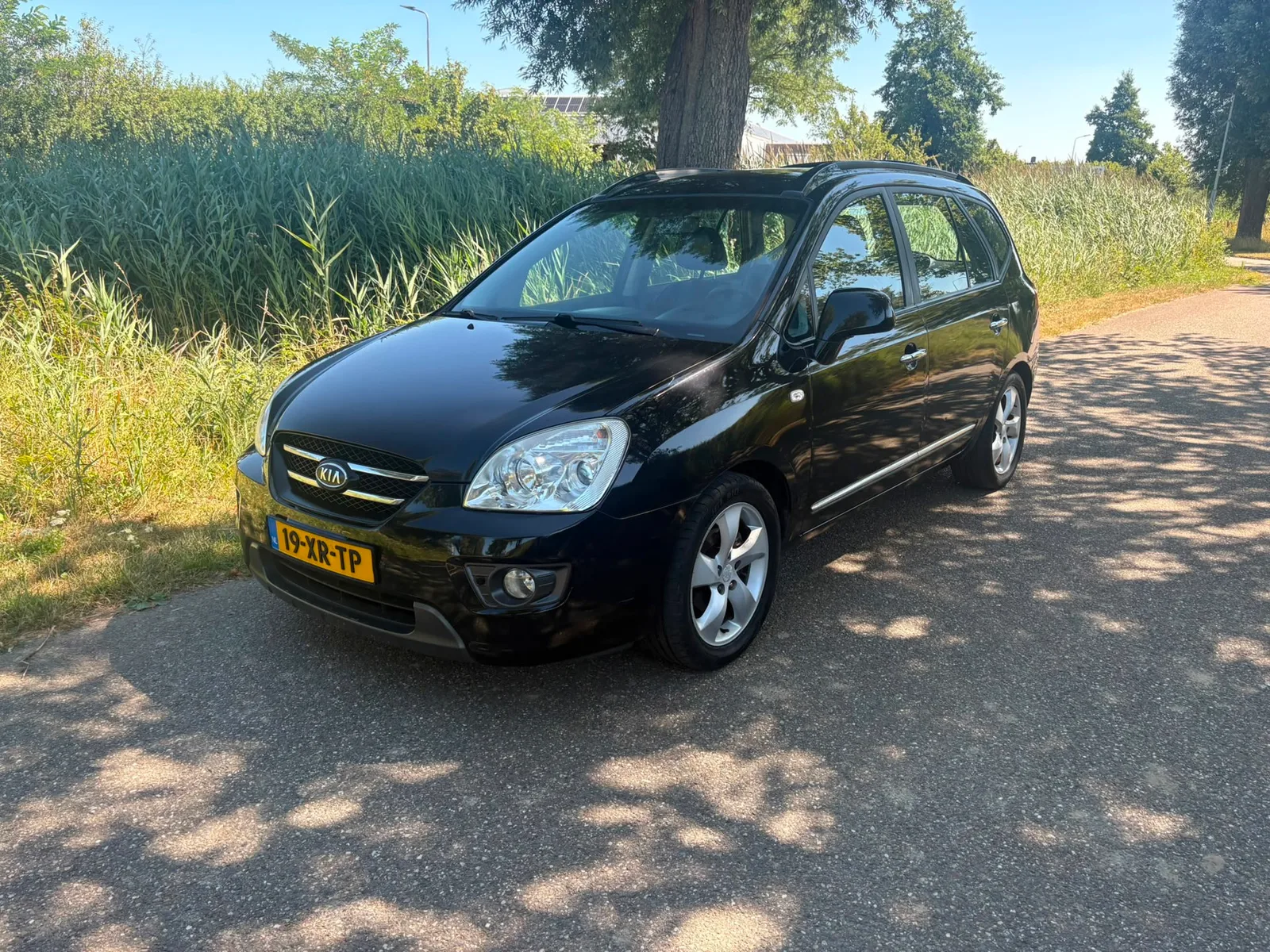 Kia Carens (2007) — foto 1