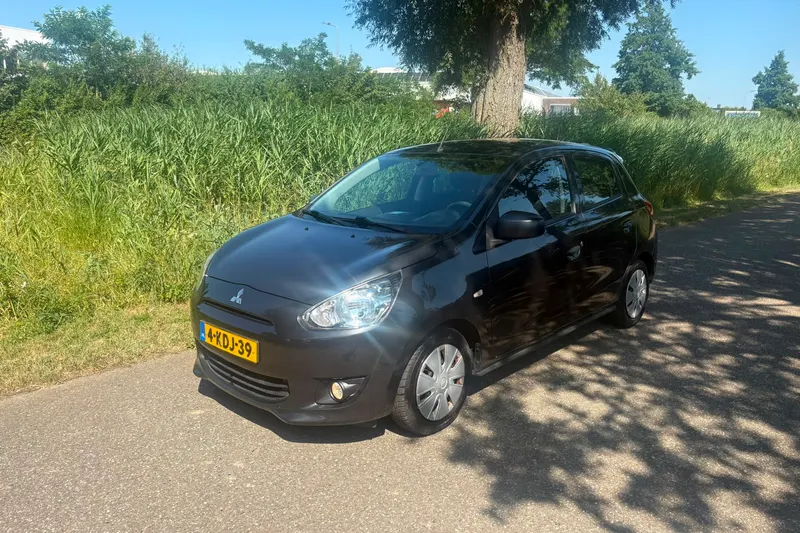 Mitsubishi Space Star (2013)
