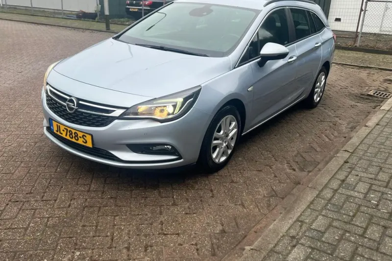 Opel Astra Sports Tourer (2016)