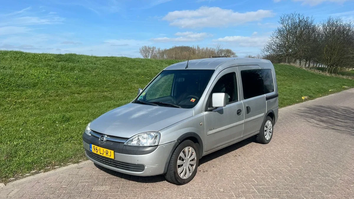 Opel Tour (2003) — foto 1