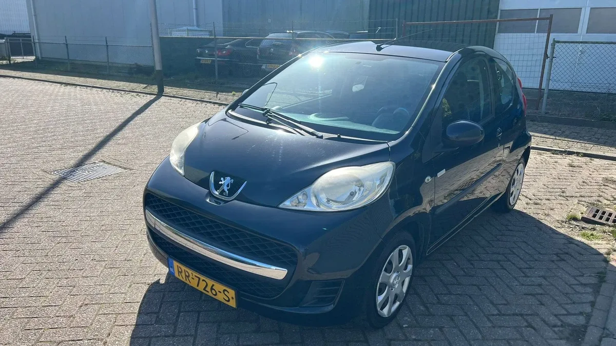 Peugeot 107 (2011) — foto 1