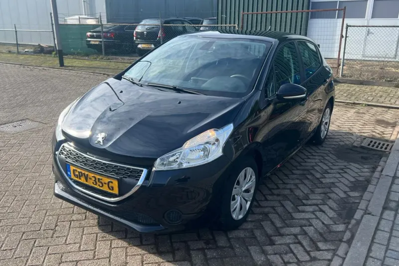 Peugeot 208 (2015)