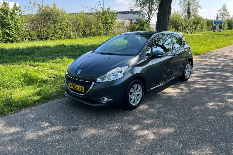 Peugeot 208 (2013)