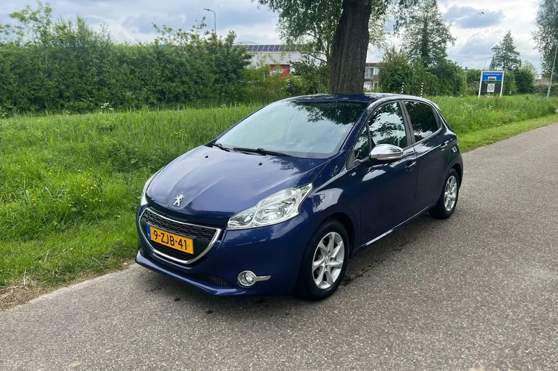 Peugeot 208 (2015)