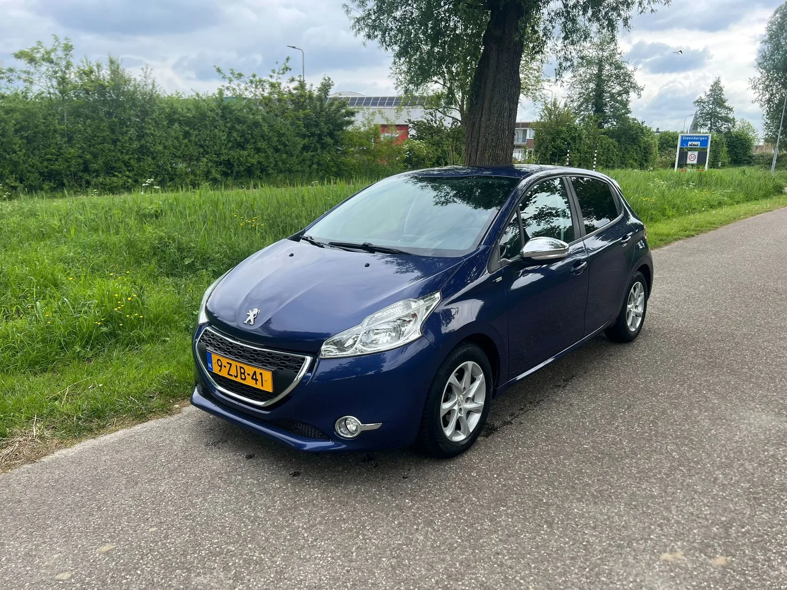 Peugeot 208 (2015) — foto 1