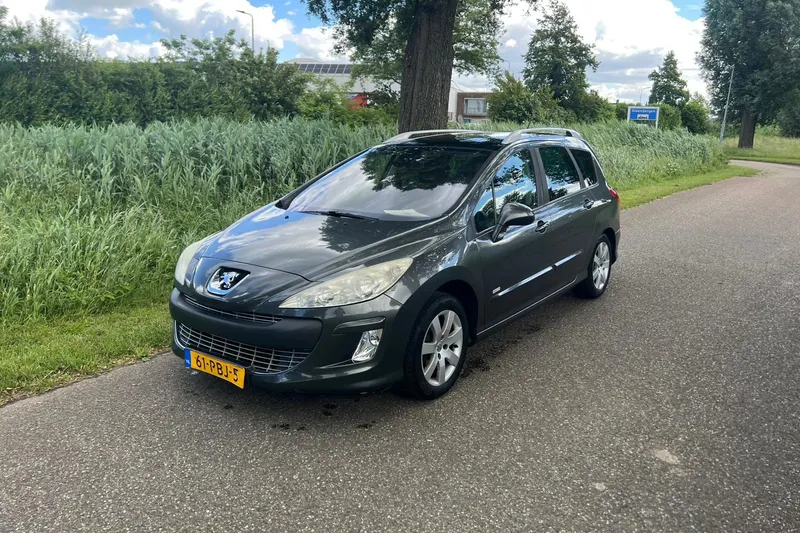 Peugeot 308 (2011)