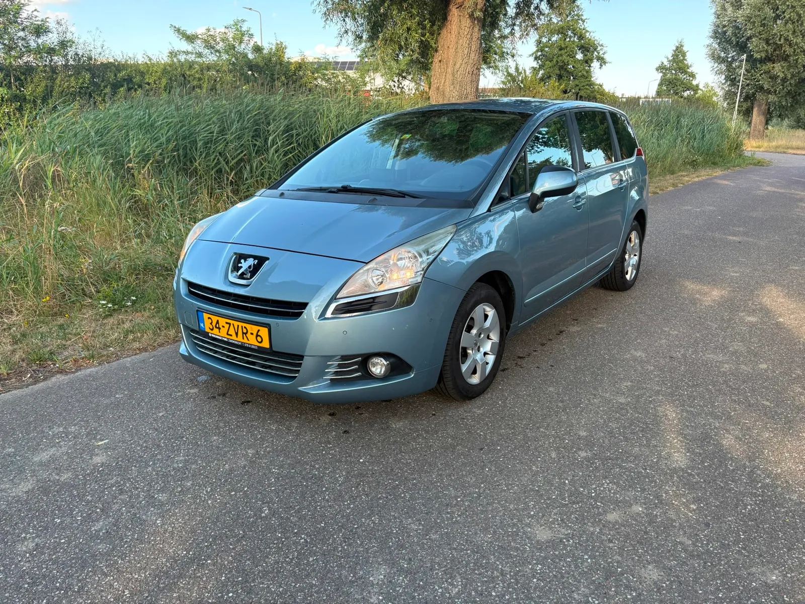 Peugeot 5008 (2013) — foto 1