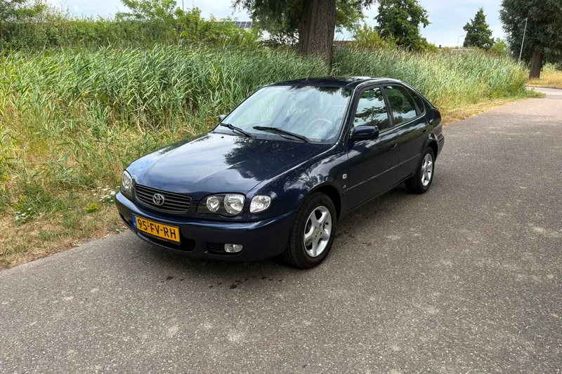 Toyota Corolla (2000)