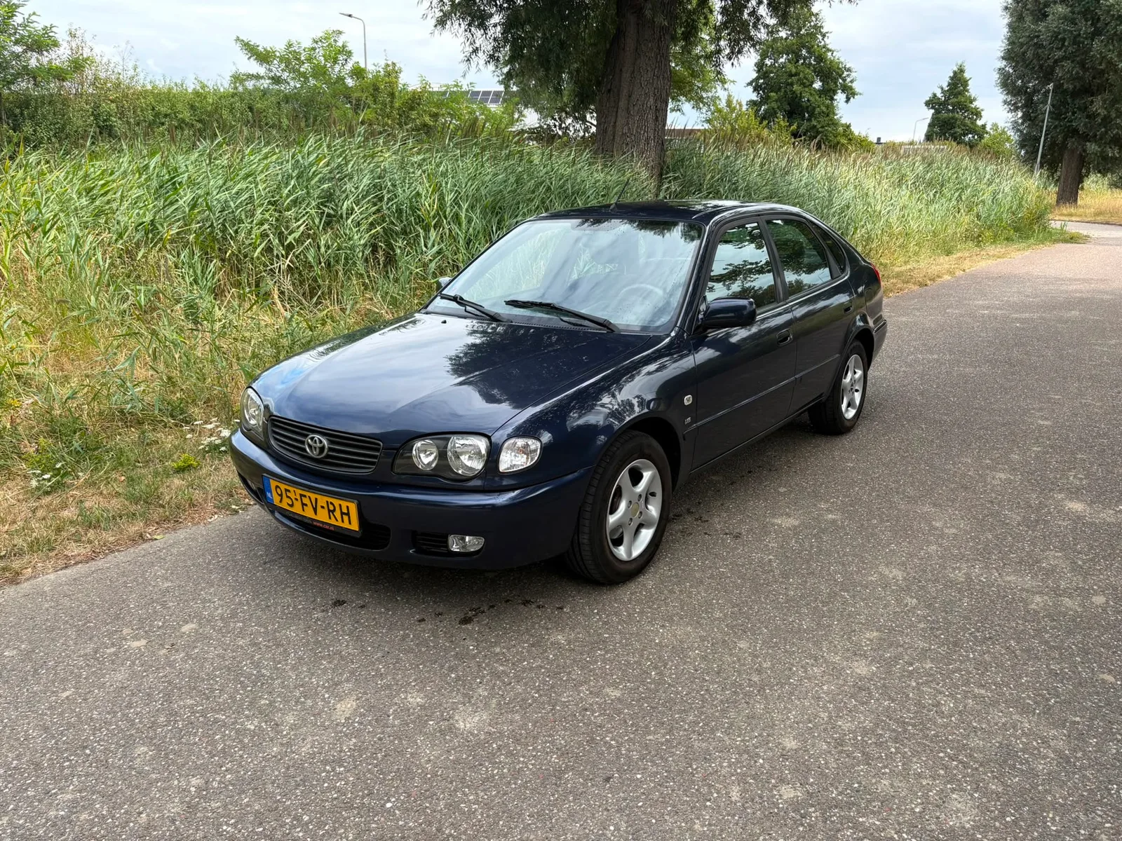 Toyota Corolla (2000) — foto 1