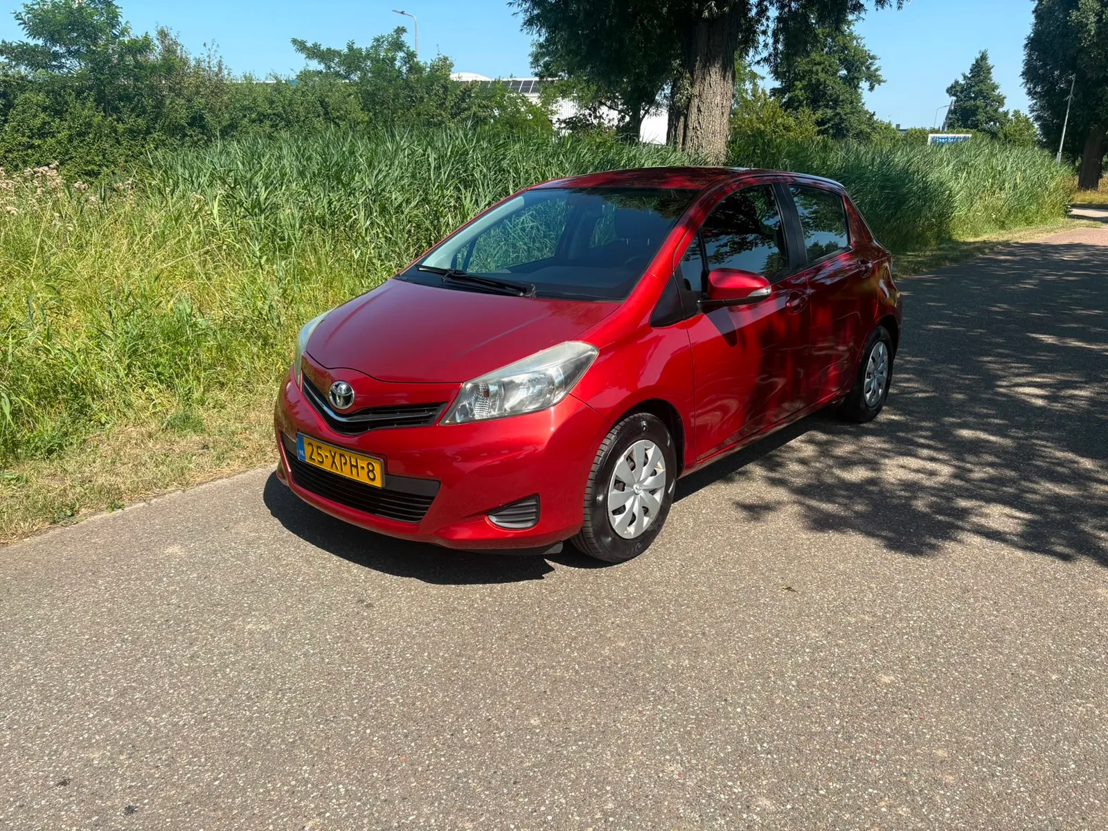 Toyota Yaris (2012) — foto 1
