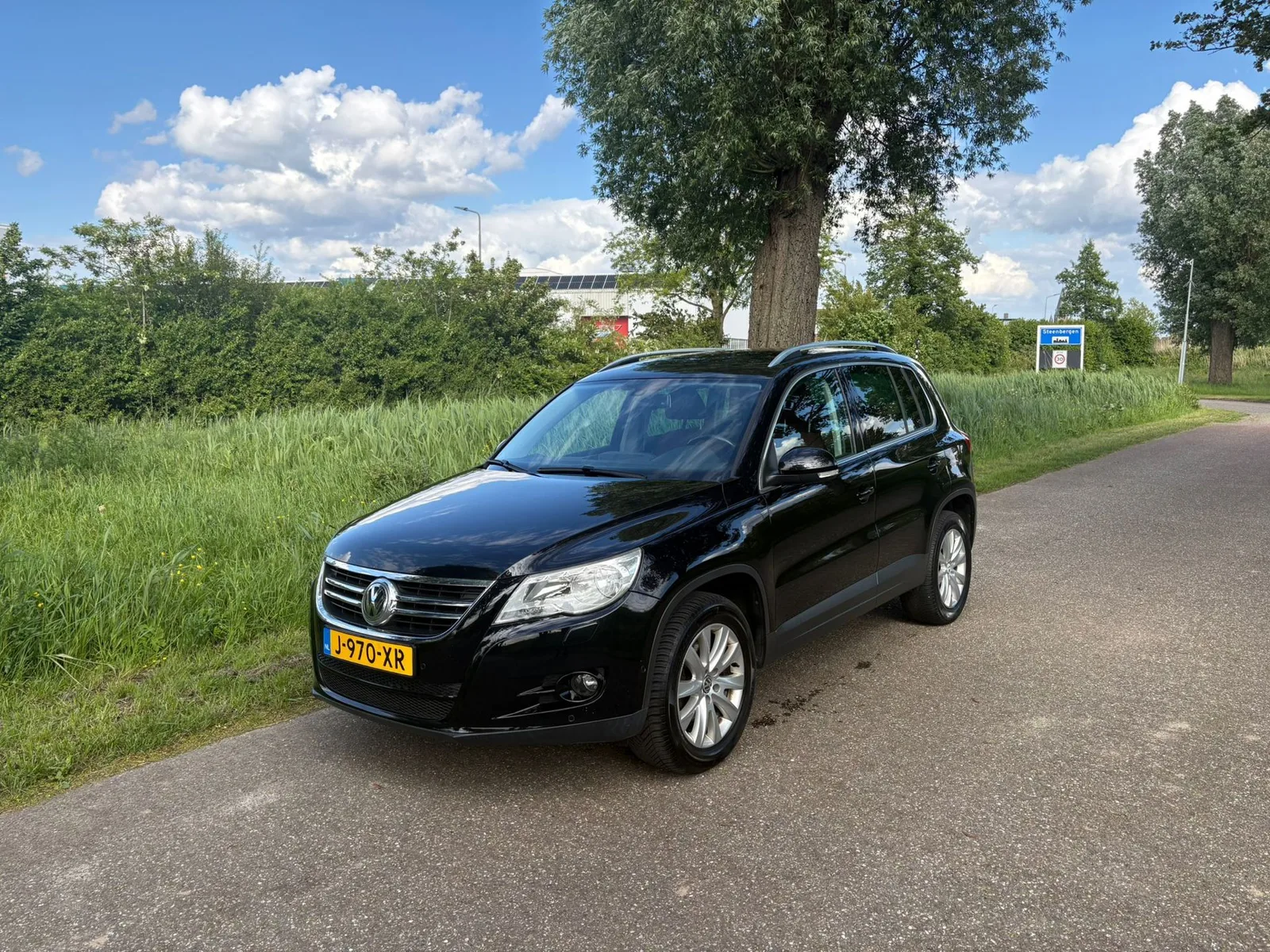 Volkswagen Tiguan (2009) — foto 1