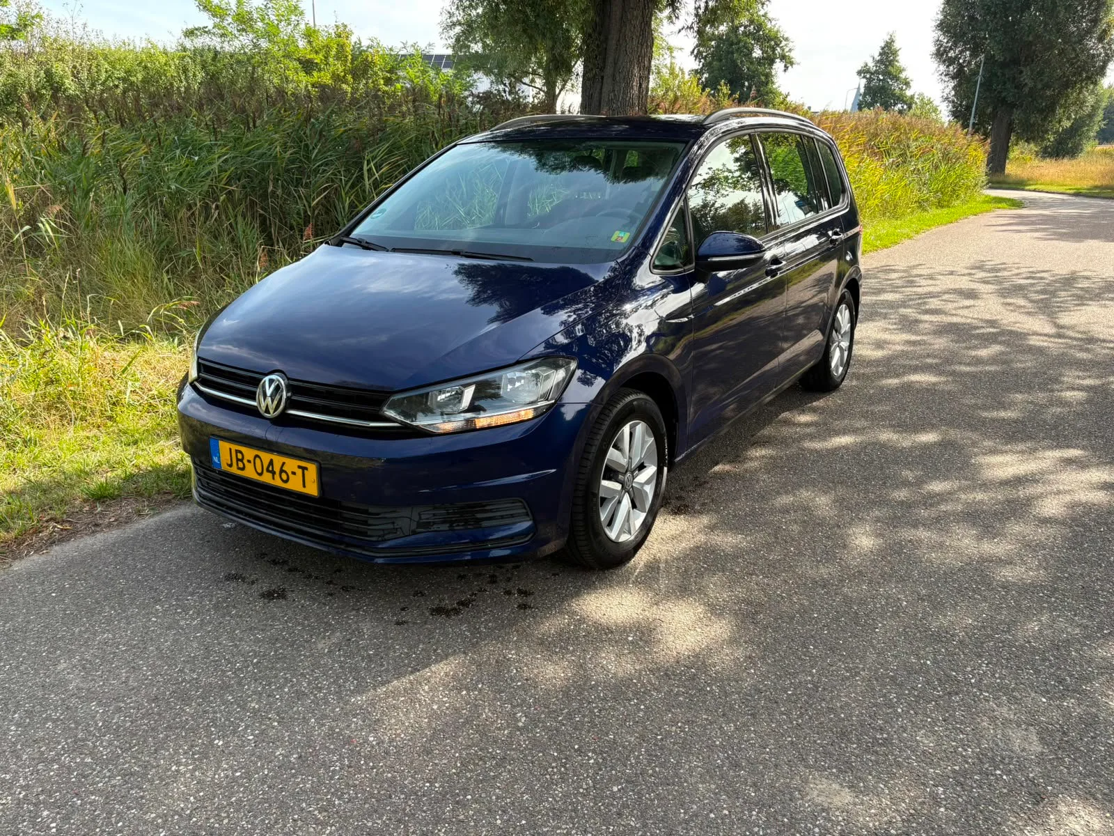 Volkswagen Touran (2016) — foto 1