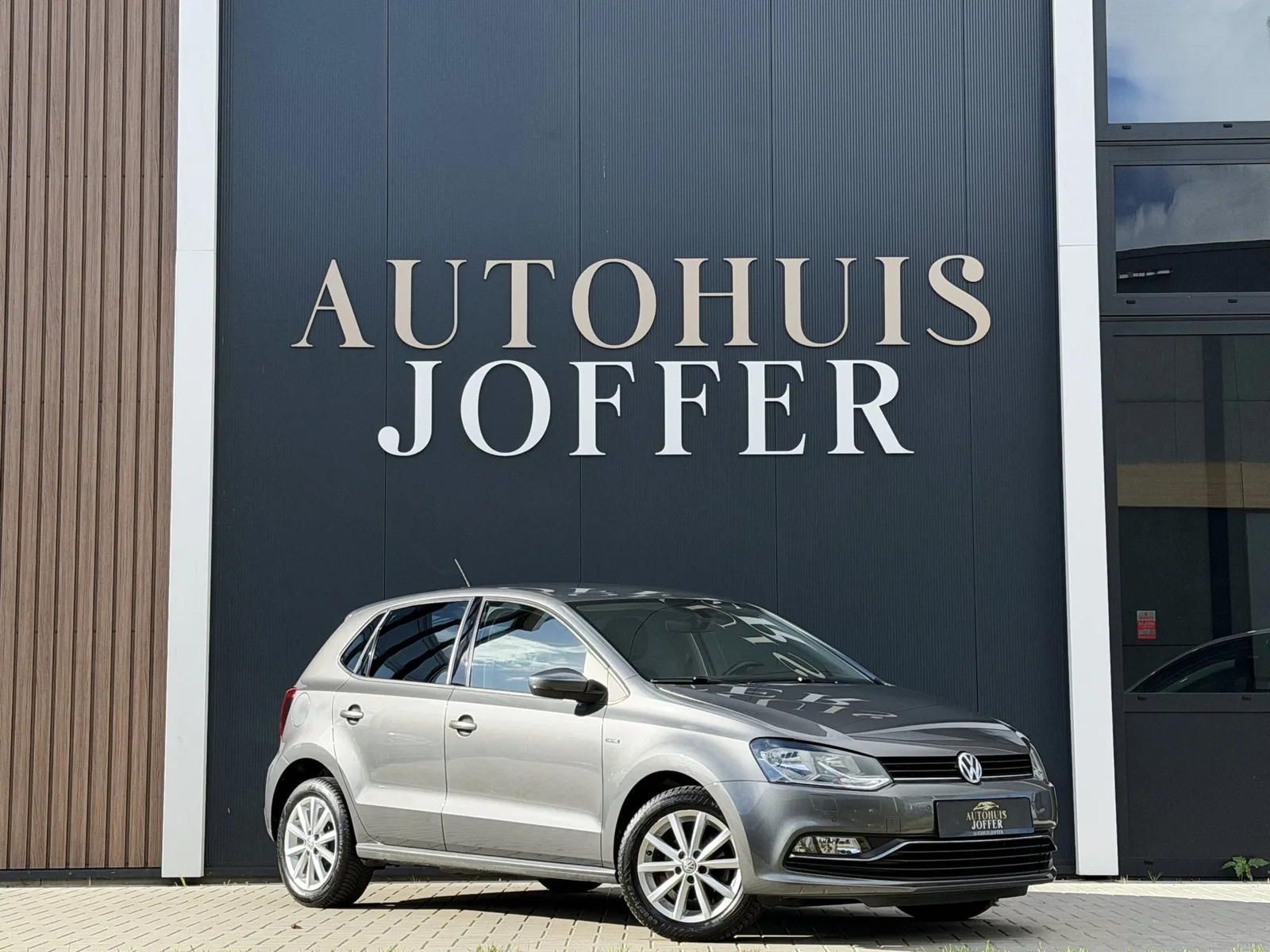 Volkswagen Polo (2015) — foto 1