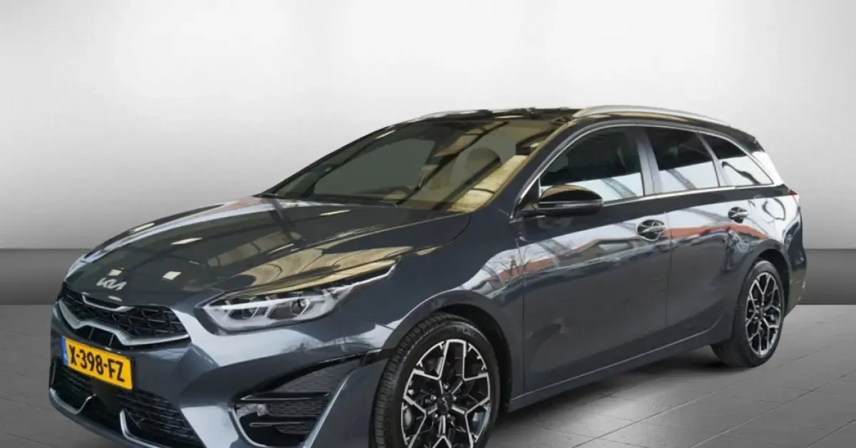 Kia Ceed (2023) — foto 1