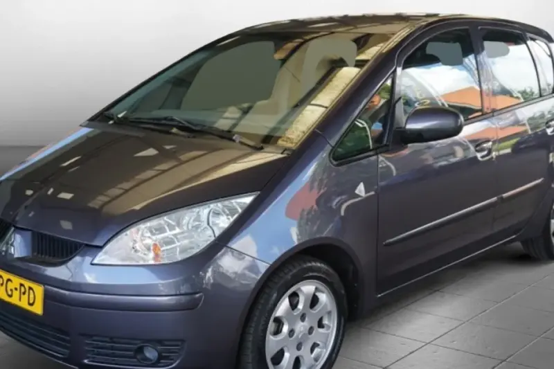 Mitsubishi Colt (2004)