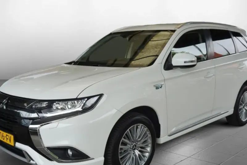 Mitsubishi Outlander (2020)