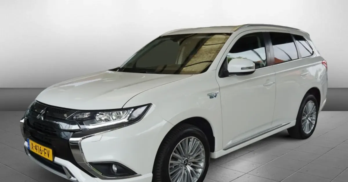 Mitsubishi Outlander (2020) — foto 1