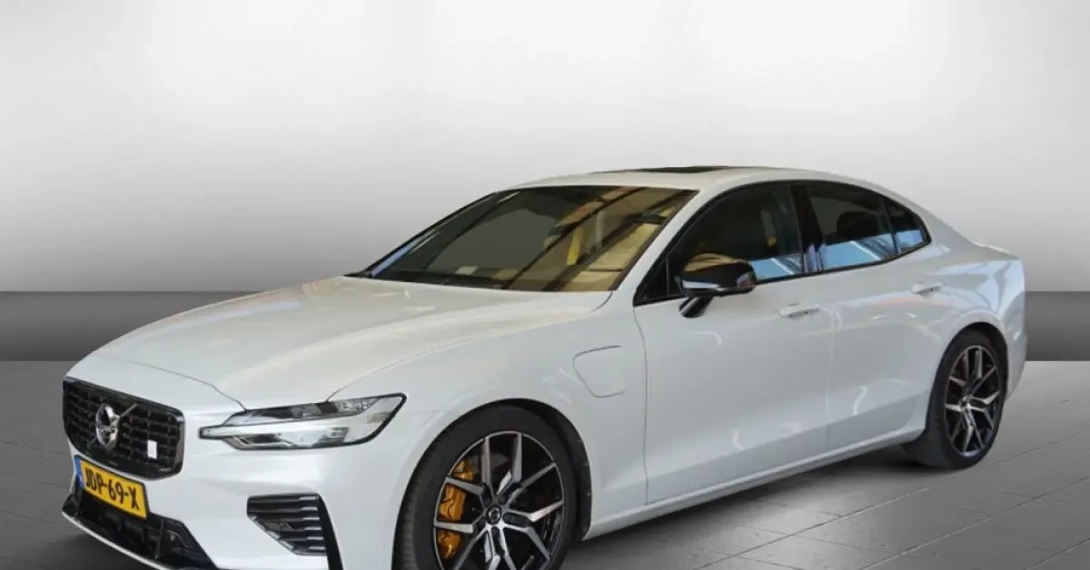 Volvo S60 (2021) — foto 1