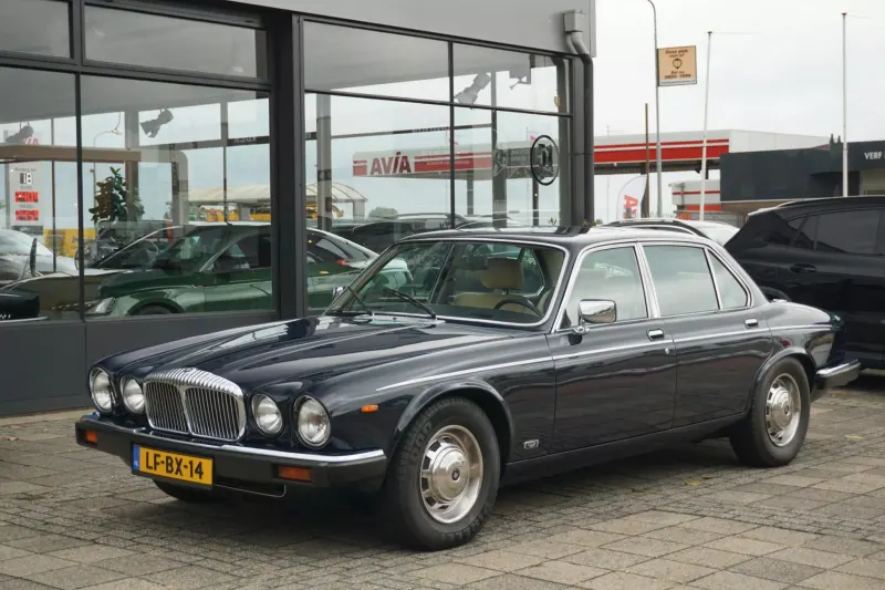 Daimler Double Six (1986)