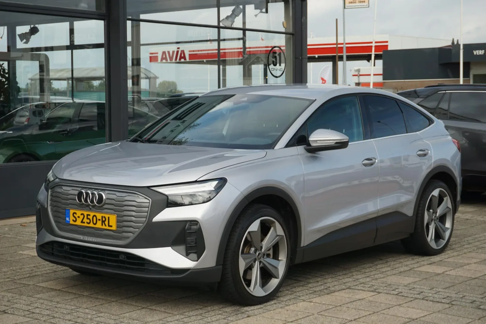 Audi Q4 e-tron (2023) — foto 1