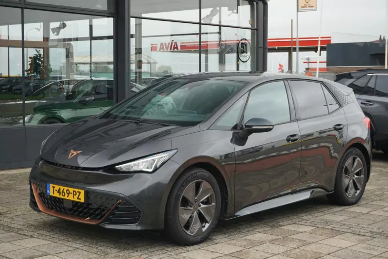 CUPRA Born (2023)