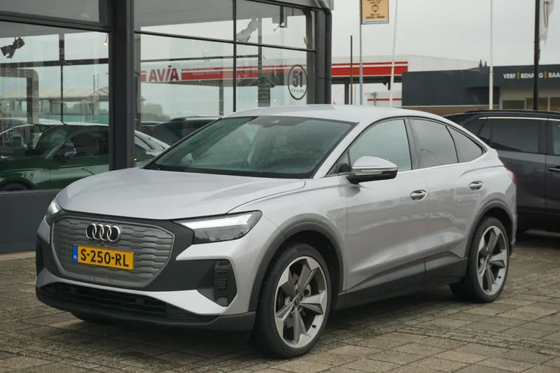 Audi Q4 e-tron (2023)