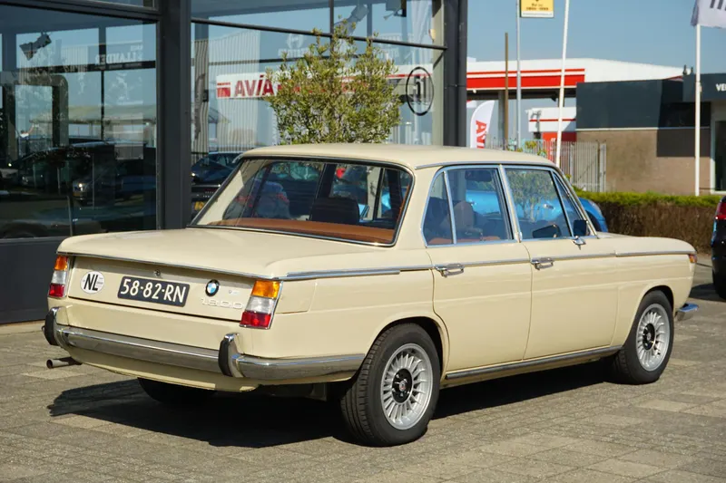 BMW 1800 (1971)