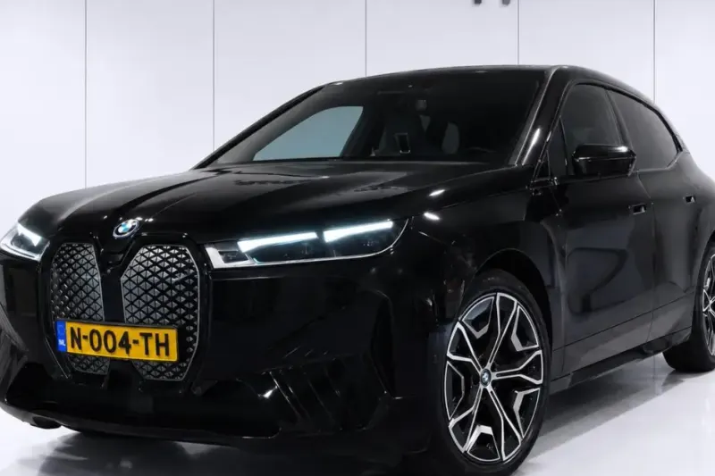 BMW iX (2021)