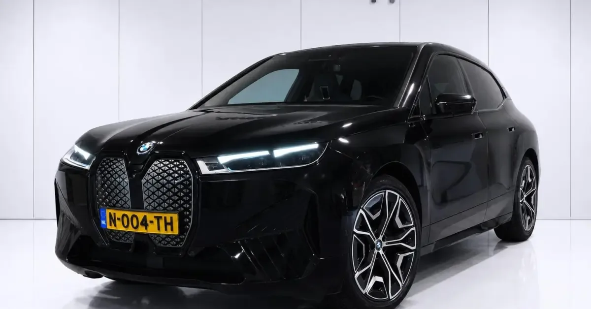 BMW iX (2021) — foto 1