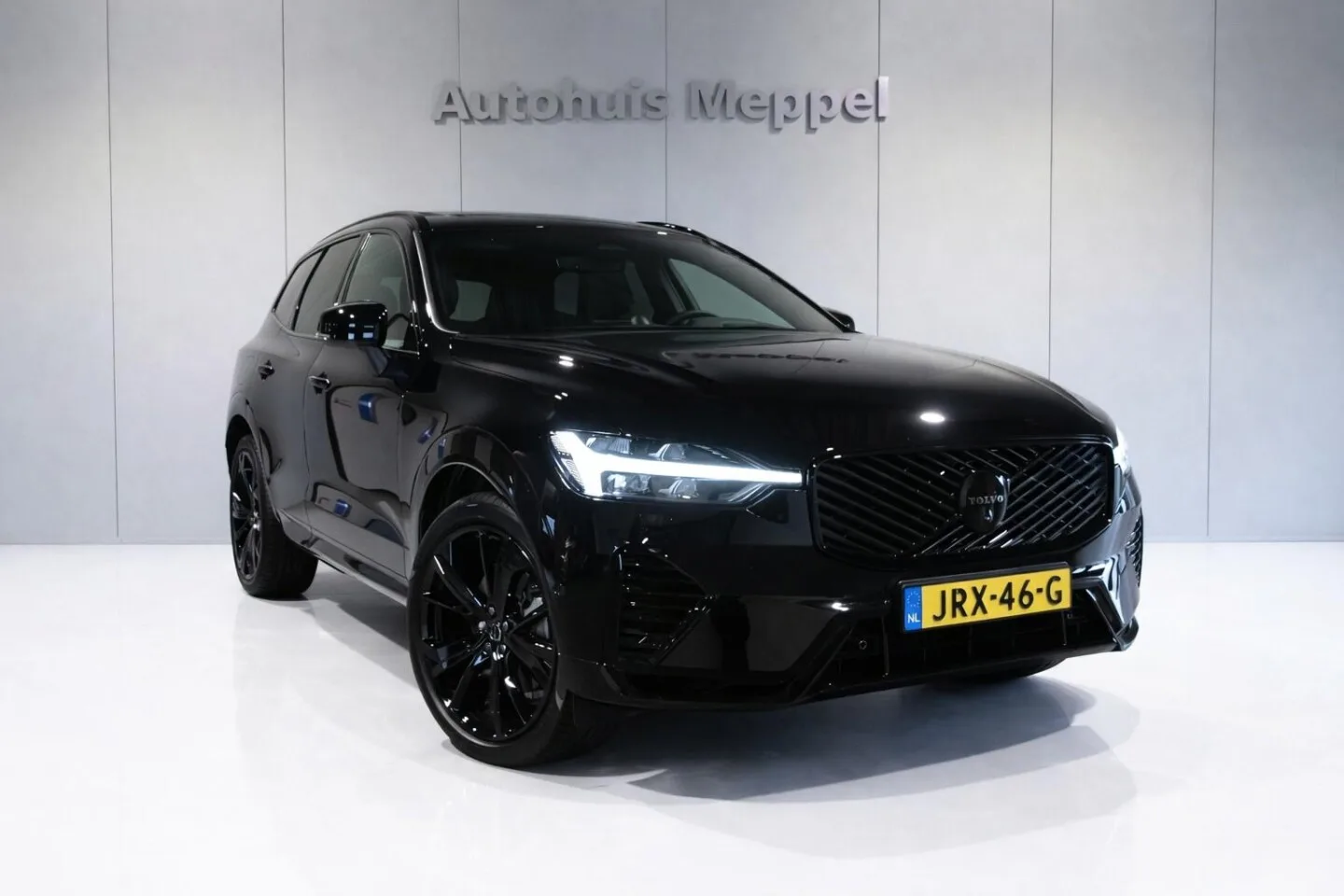 Volvo XC60 (2025) — foto 1