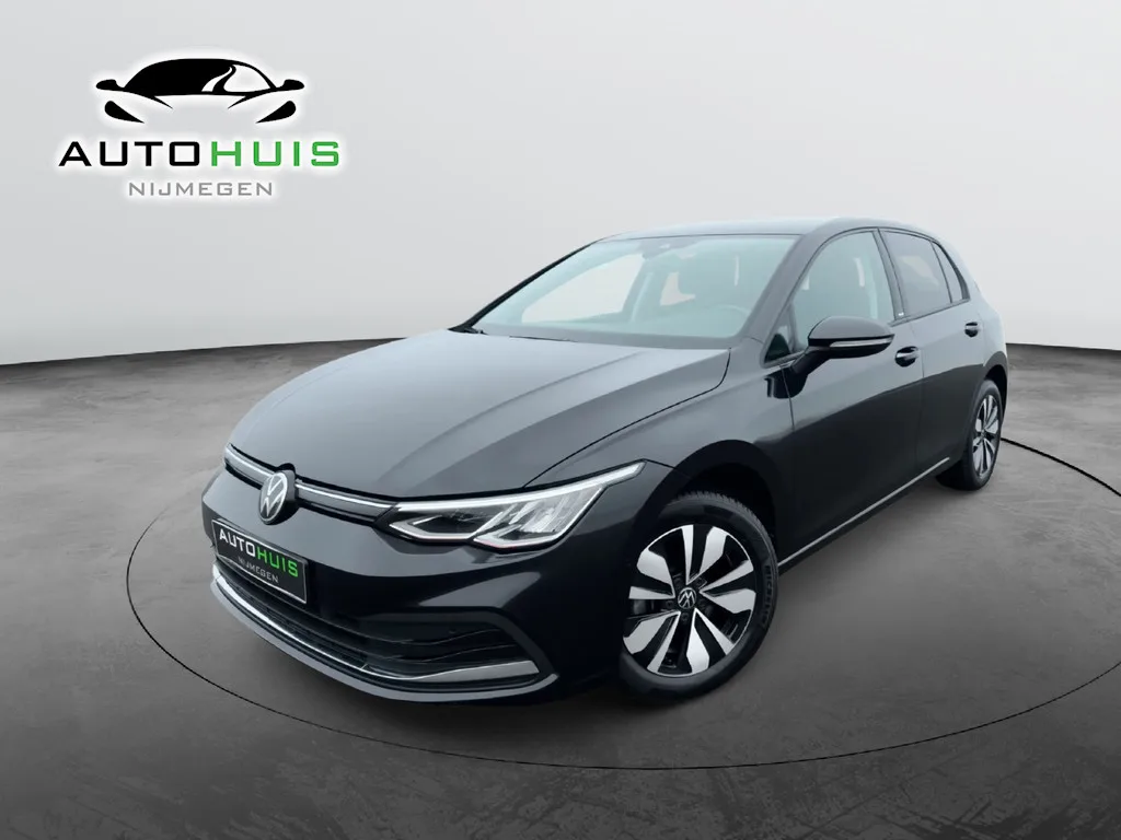 Volkswagen Golf (2023) — foto 1