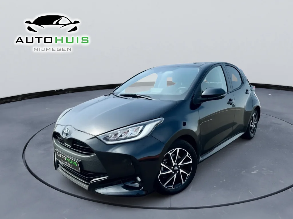 Toyota Yaris (2023) — foto 1