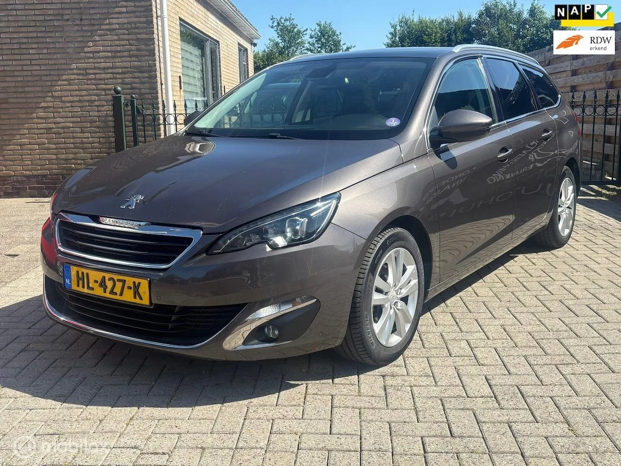 Peugeot 308 (2015) — foto 1