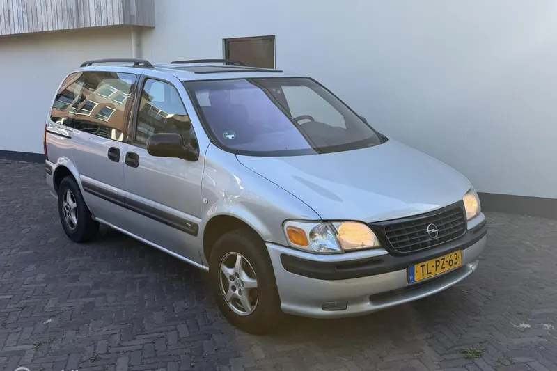 Opel Sintra (1998)