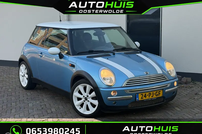 MINI Cooper (2004)