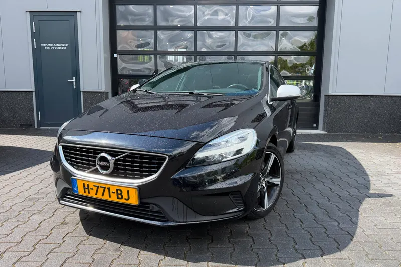 Volvo V40 (2020)