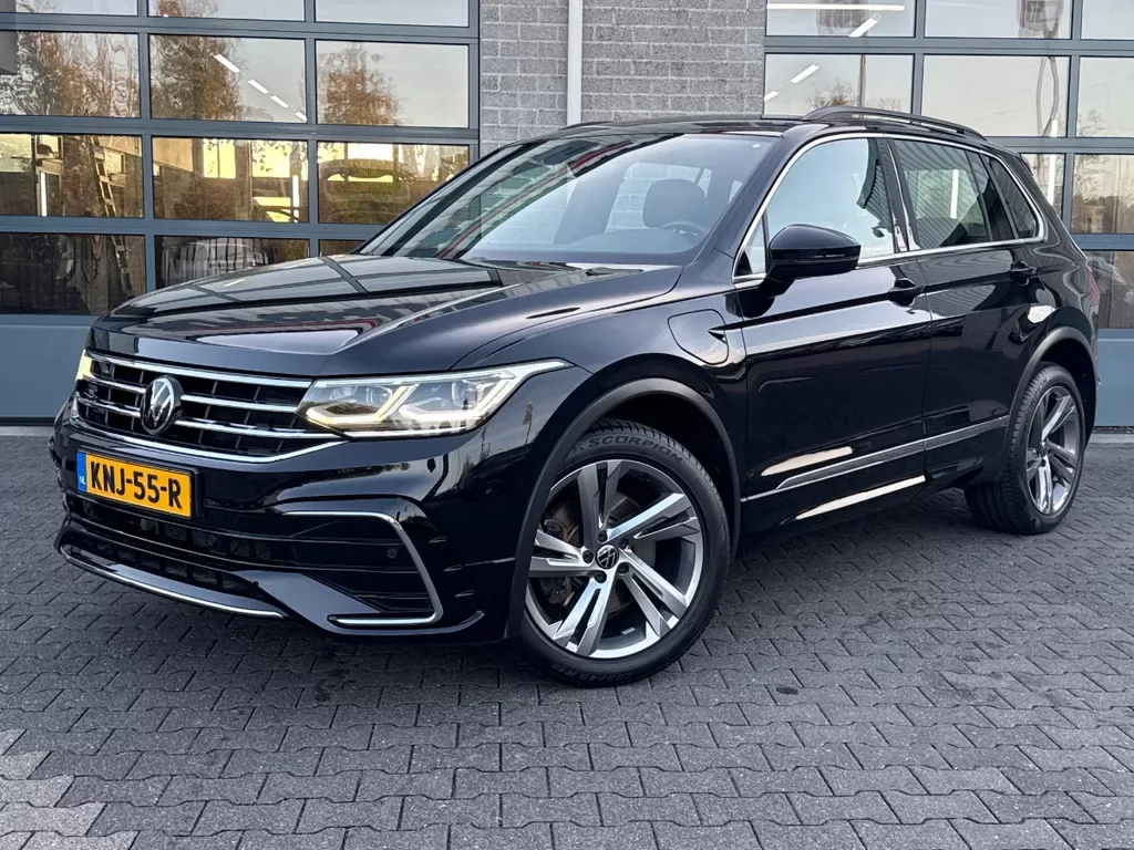 Volkswagen Tiguan (2022) — foto 1