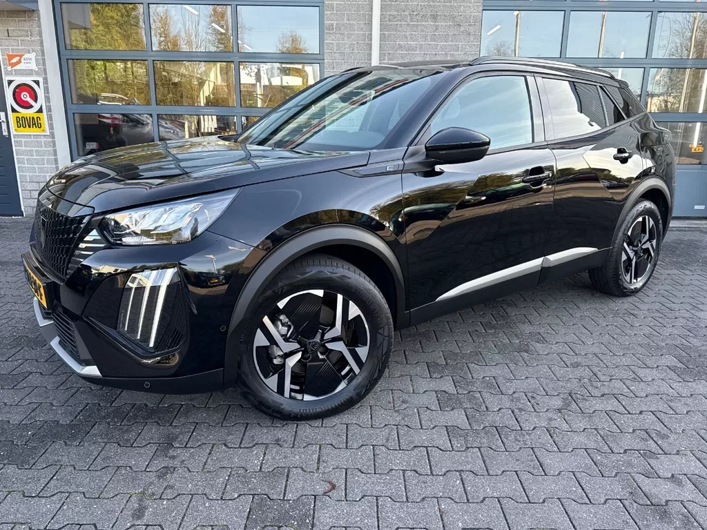 Peugeot e-2008 (2025) — foto 1